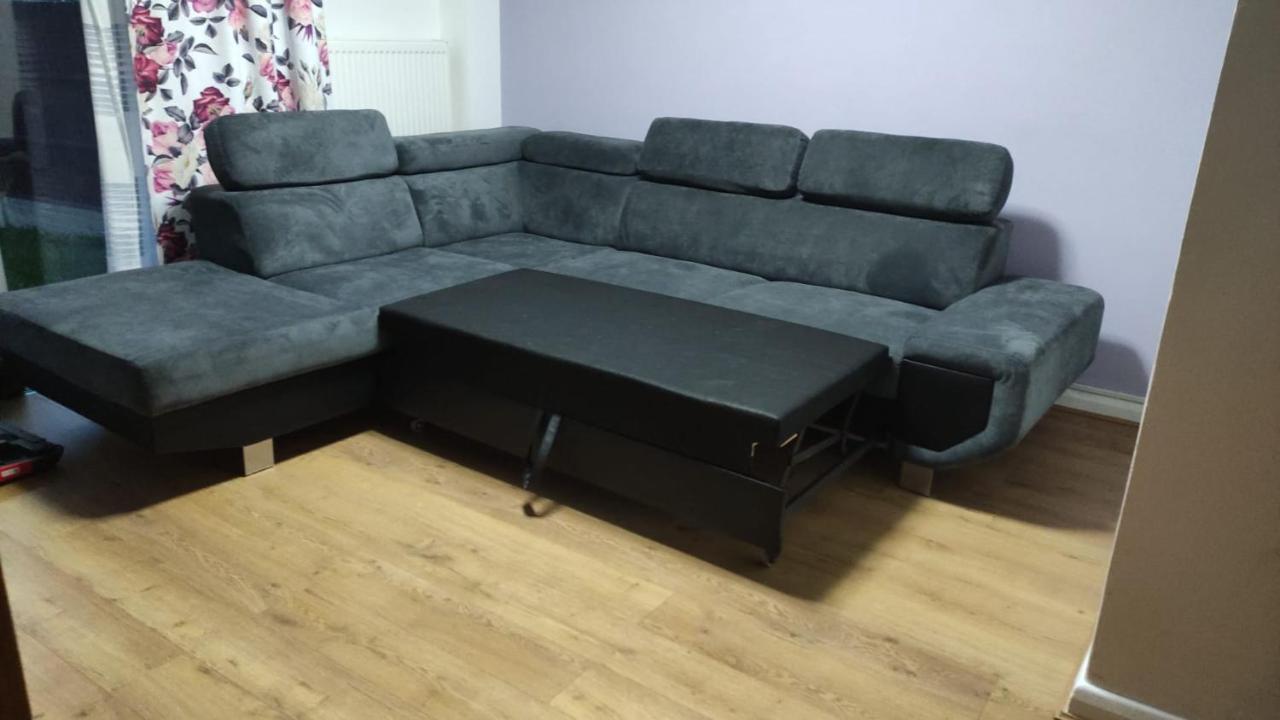 3 Bed House In Walsall, Perfect For Contractors & Leisure & Free Parking Luaran gambar